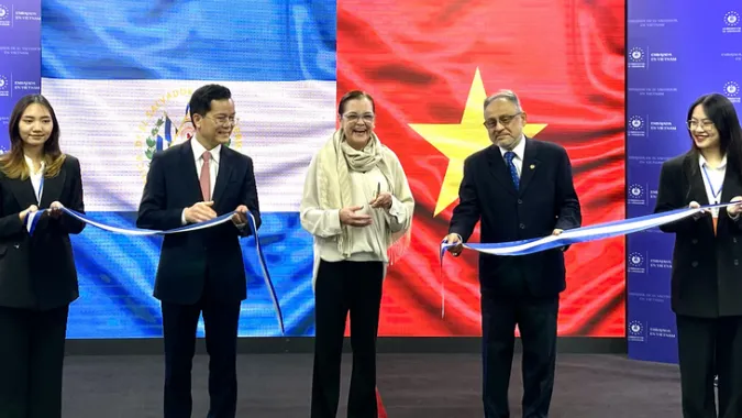 Đại sứ quán đầu tiên tại ASEAN của El Salvador được mở ở Việt Nam 1