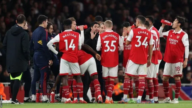 Man City hạ Arsenal làm nóng cuộc đua vô địch Ngoại hạng Anh