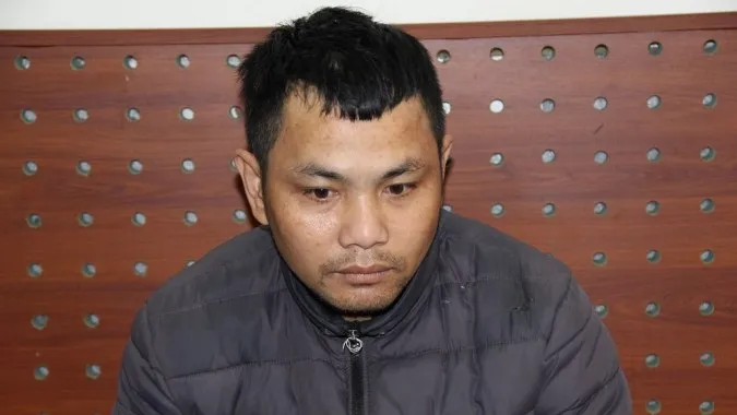 Bắt đối tượng giả vờ mua hàng rồi giật túi xách 1