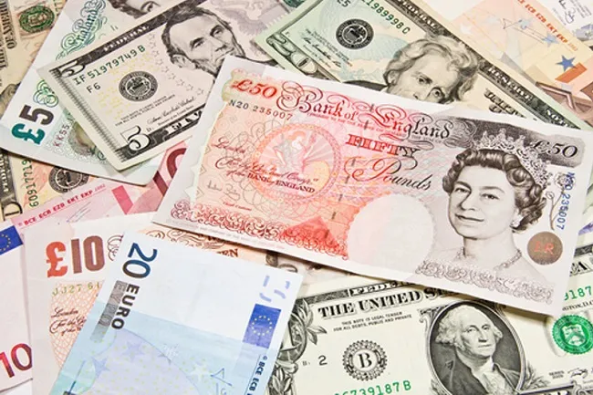Tỷ giá ngoại tệ hôm nay 22/2/2023: USD và bảng Anh tăng 1