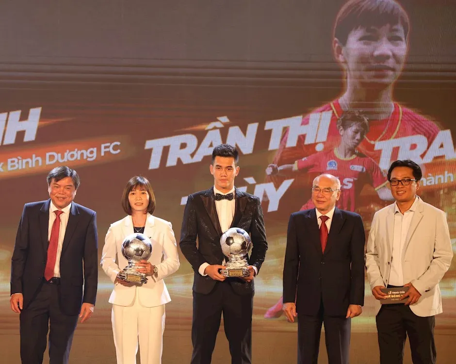 Văn Quyết lần thứ hai đoạt Quả bóng vàng Việt Nam