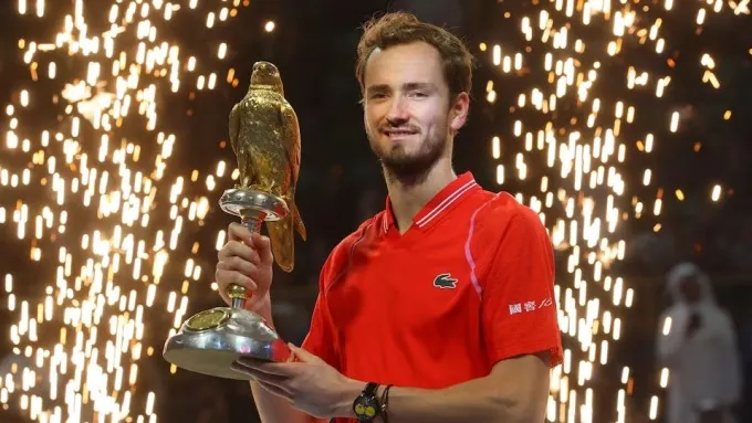 Liên tiếp giành 2 giải ATP, Medvedev chiếm hạng 7 của Nadal