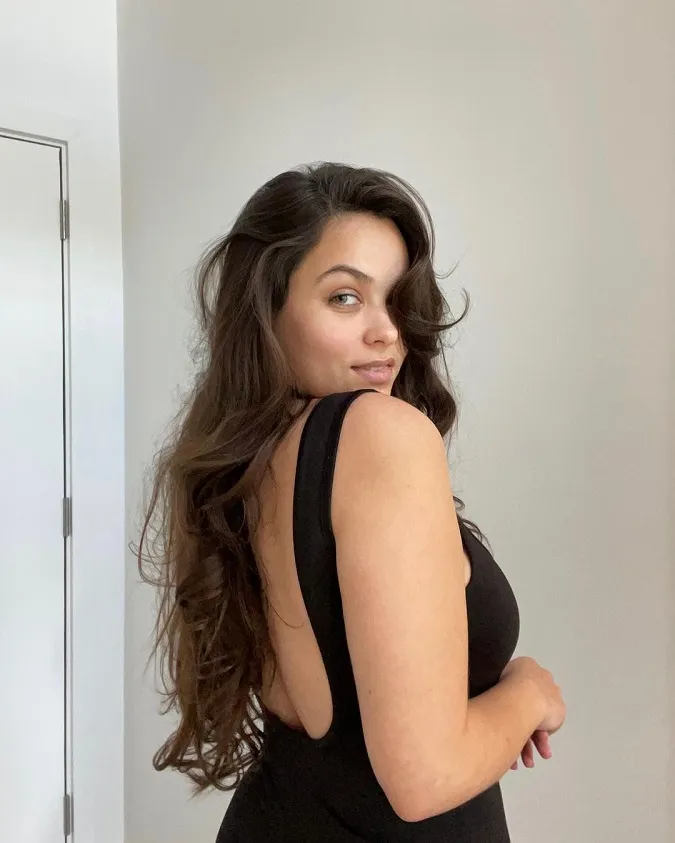 Phải ngồi xe lăn vì xem điện thoại 14 tiếng mỗi ngày 1