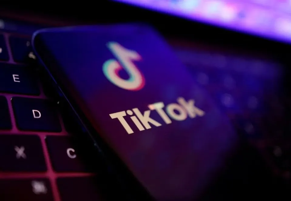 Biểu tượng ứng dụng TikTok trên một điện thoại thông minh trong ảnh chụp ngày 22/8/2022. Ảnh: Reuters.