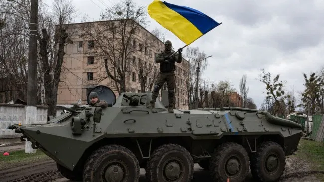 Tổng thống Ukraine thừa nhận quân đội thiếu vũ khí, xe tăng 1