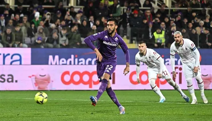 Sảy chân trên sân Fiorentina, Milan bị Roma đe dọa vị trí tốp 4