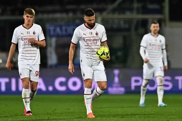 Sảy chân trên sân Fiorentina, Milan bị Roma đe dọa vị trí tốp 4