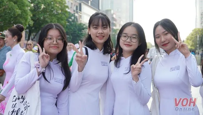 Hàng ngàn người tham gia diễu hành “Tôi yêu áo dài Việt Nam” 4