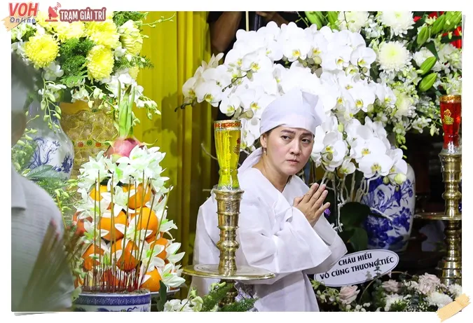 Con gái ruột của NSƯT Vũ Linh bất ngờ xuất hiện trong tang lễ 2