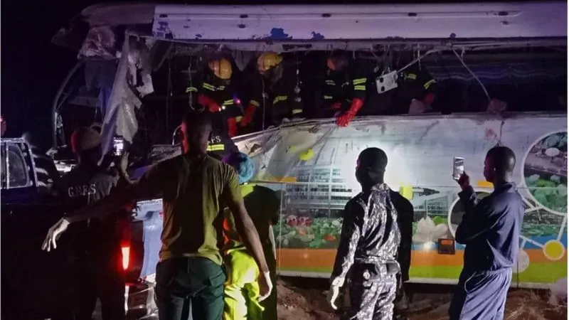 Thương vong tăng trong vụ xe khách đâm trực diện xe đầu kéo ở Ghana