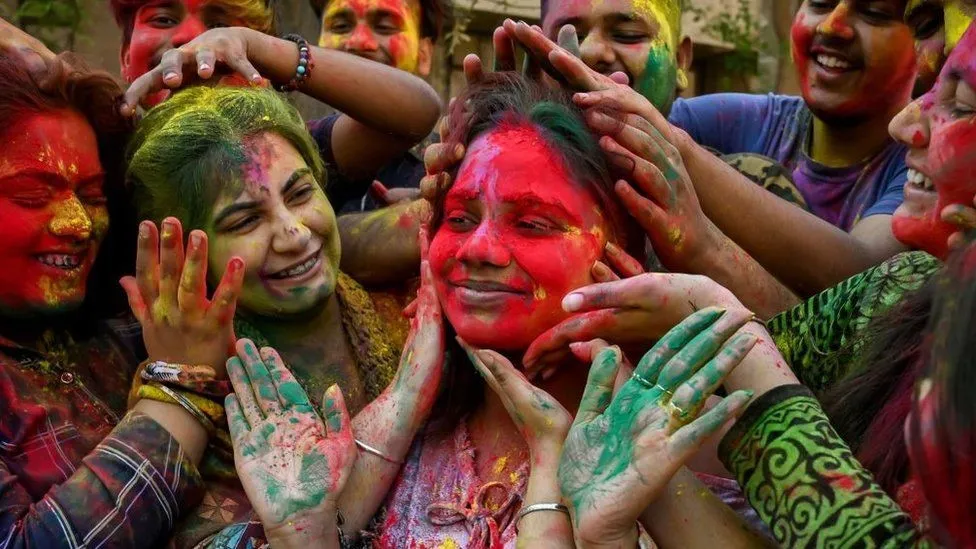 Tưng bừng Lễ hội sắc màu Holi ở Ấn Độ