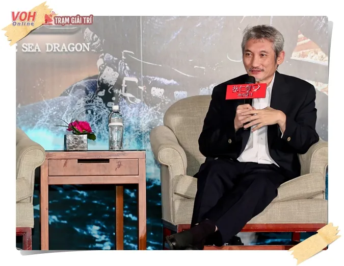 Đạo diễn Từ Khắc quen nữ trợ lý nhỏ hơn 30 tuổi 1