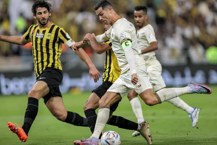 Ronaldo im tiếng, Al Nassr thua và mất ngôi đầu vào tay Al Ittihad