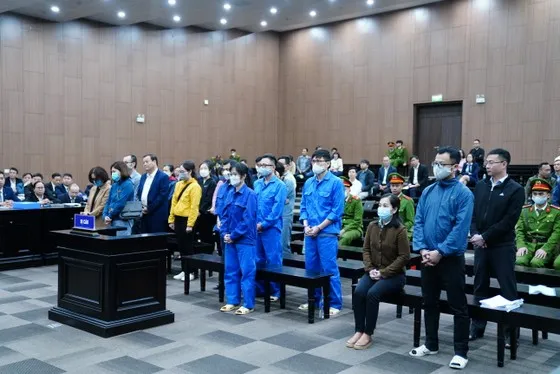 "Siêu lừa" Nguyễn Thị Hà Thành và đồng phạm hầu tòa 1