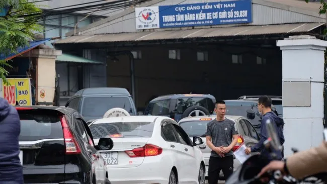 Bộ GTVT kiến nghị cho phép xe quá hạn 15 ngày được đi đăng kiểm 1