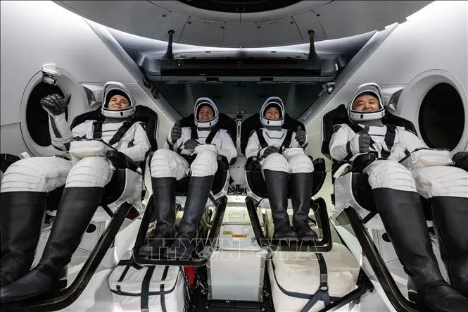 Bốn phi hành gia trở về Trái Đất an toàn sau 5 tháng làm việc trên Trạm Vũ trụ quốc tế 2
