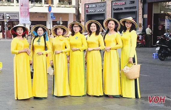 Tôn vinh nét đẹp tinh hoa của áo dài Việt Nam 3