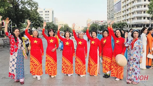 Tôn vinh nét đẹp tinh hoa của áo dài Việt Nam 4