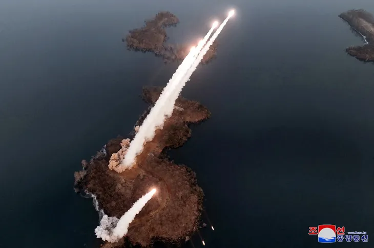Tin thế giới sáng 13/3: Triều Tiên phóng thử tên lửa hành trình | Lật tàu chở người di cư ở ngoài khơi nước Mỹ
