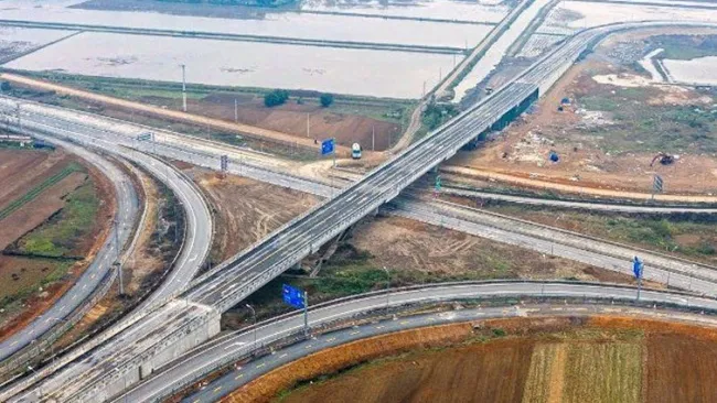 Nỗ lực hoàn thành hơn 410km đường bộ cao tốc Bắc-Nam trong năm 2023 1