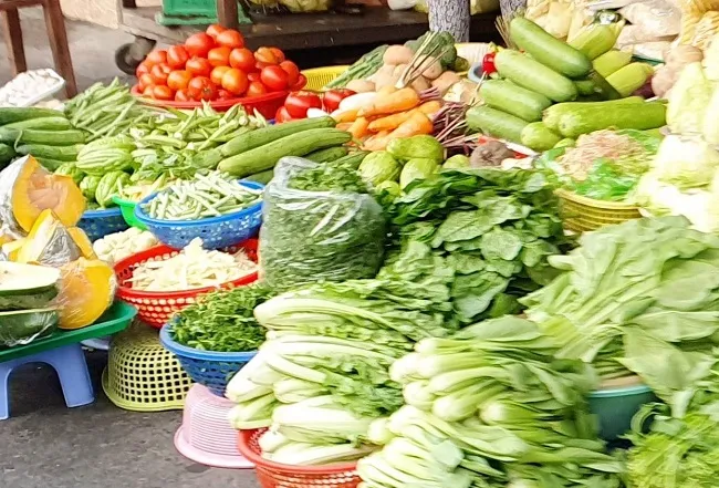 Giá cả thị trường hôm nay 17/3/2023: Giá cả các loại rau xanh tại siêu thị 1