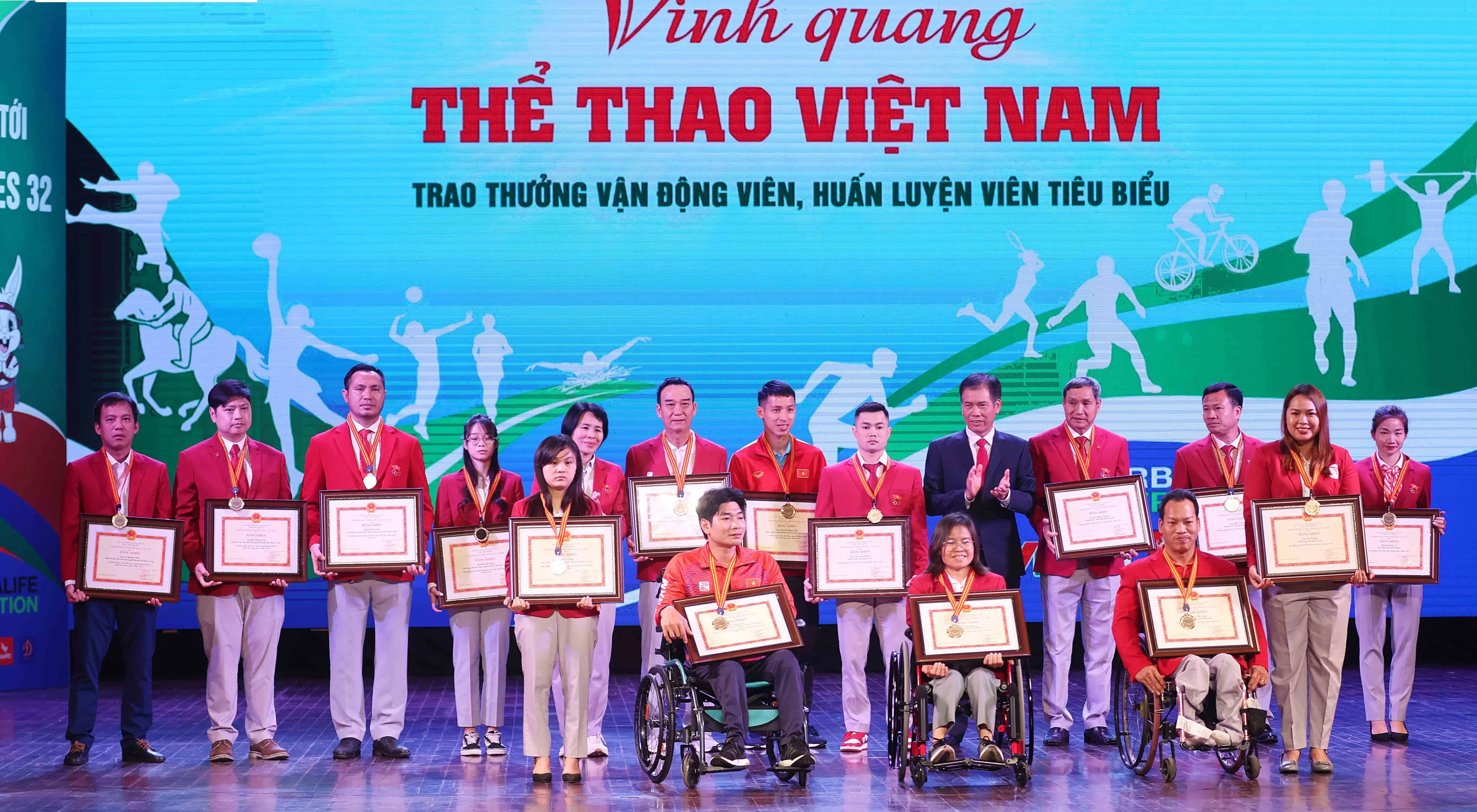Vinh danh VĐV, HLV tiêu biểu của thể thao Việt Nam năm 2022 1