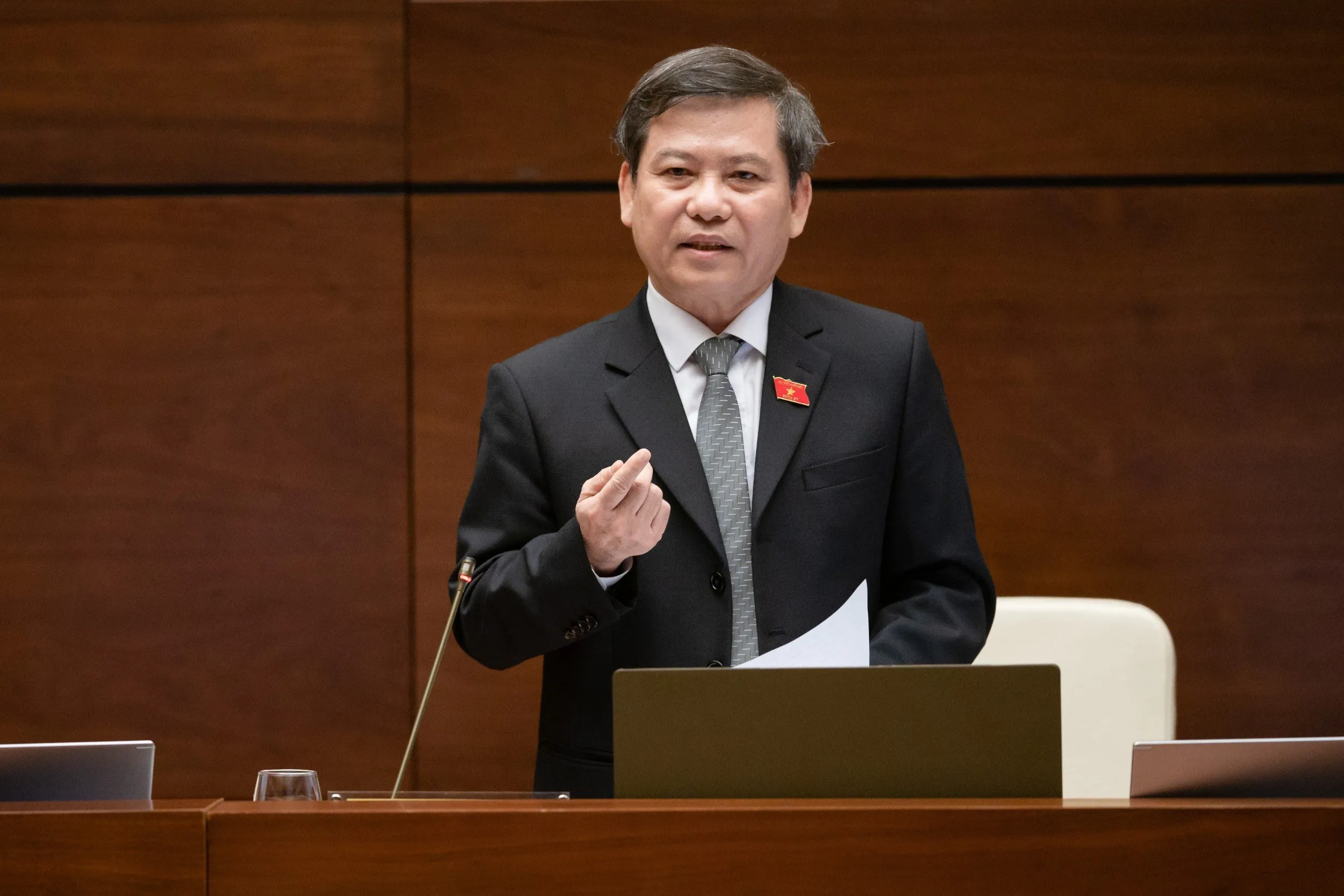 Viện trưởng Viện kiểm sát nhân dân tối cao Lê Minh Trí trả lời tranh luận, chất vấn của ĐBQH