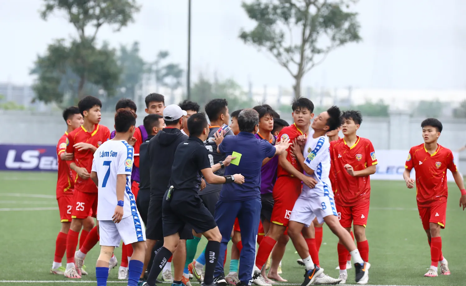 Viettel và Hồng Lĩnh Hà Tĩnh tranh vô địch U17 Quốc gia 2023