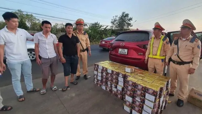 Đắk Lắk: Bắt quả tang vụ vận chuyển pháo lậu lớn nhất tỉnh 1