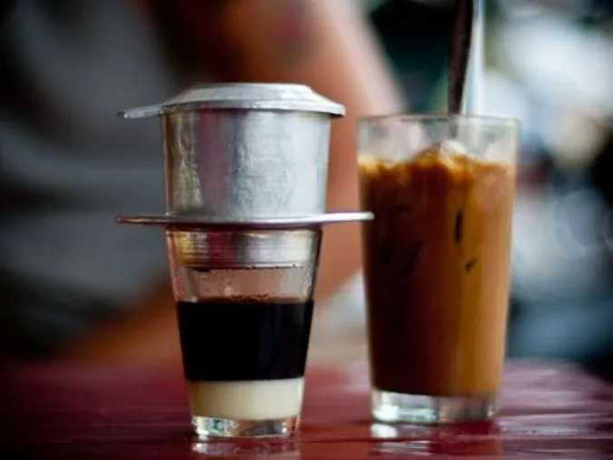 Tại sao chúng ta lại đau đầu sau khi ngừng uống cà phê? 1