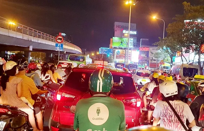 TPHCM phát sinh thêm 6 "điểm nóng" ùn tắc giao thông 1