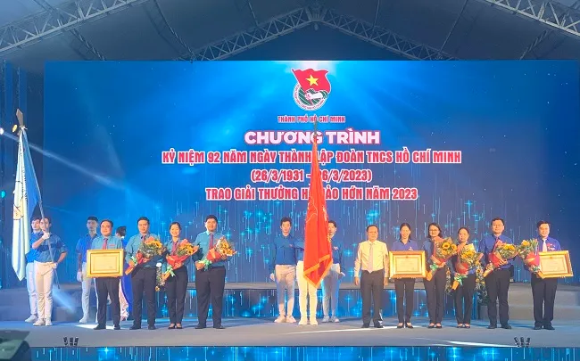 Khai mạc Lễ hội Thanh niên và trao giải thưởng Hồ Hảo Hớn 3