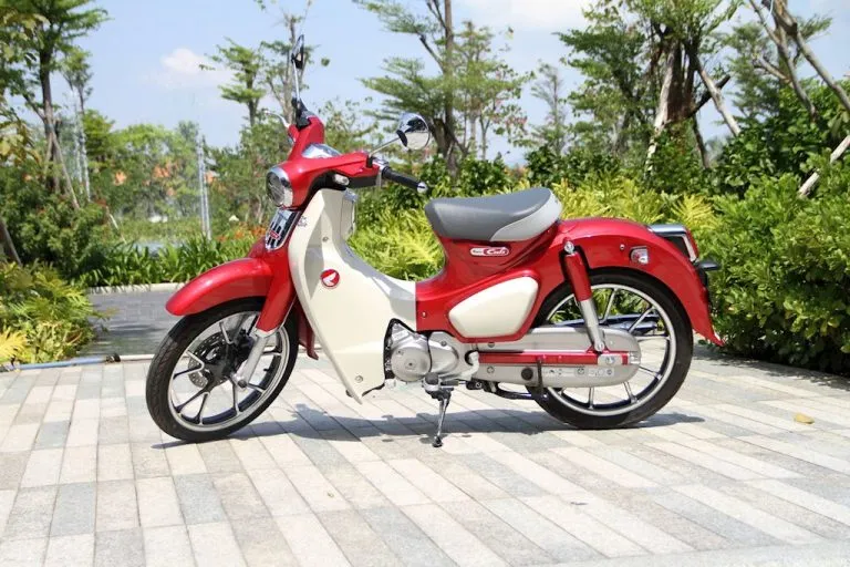 Xe Super Cub nay  được trang bị động cơ 125 phân khối có giá cao hơn cả SH