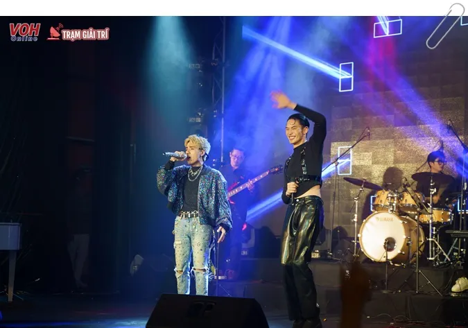 Quang Hùng MasterD biến thành “cây tạp hóa” tại MAA - NA - KHA Concert 4