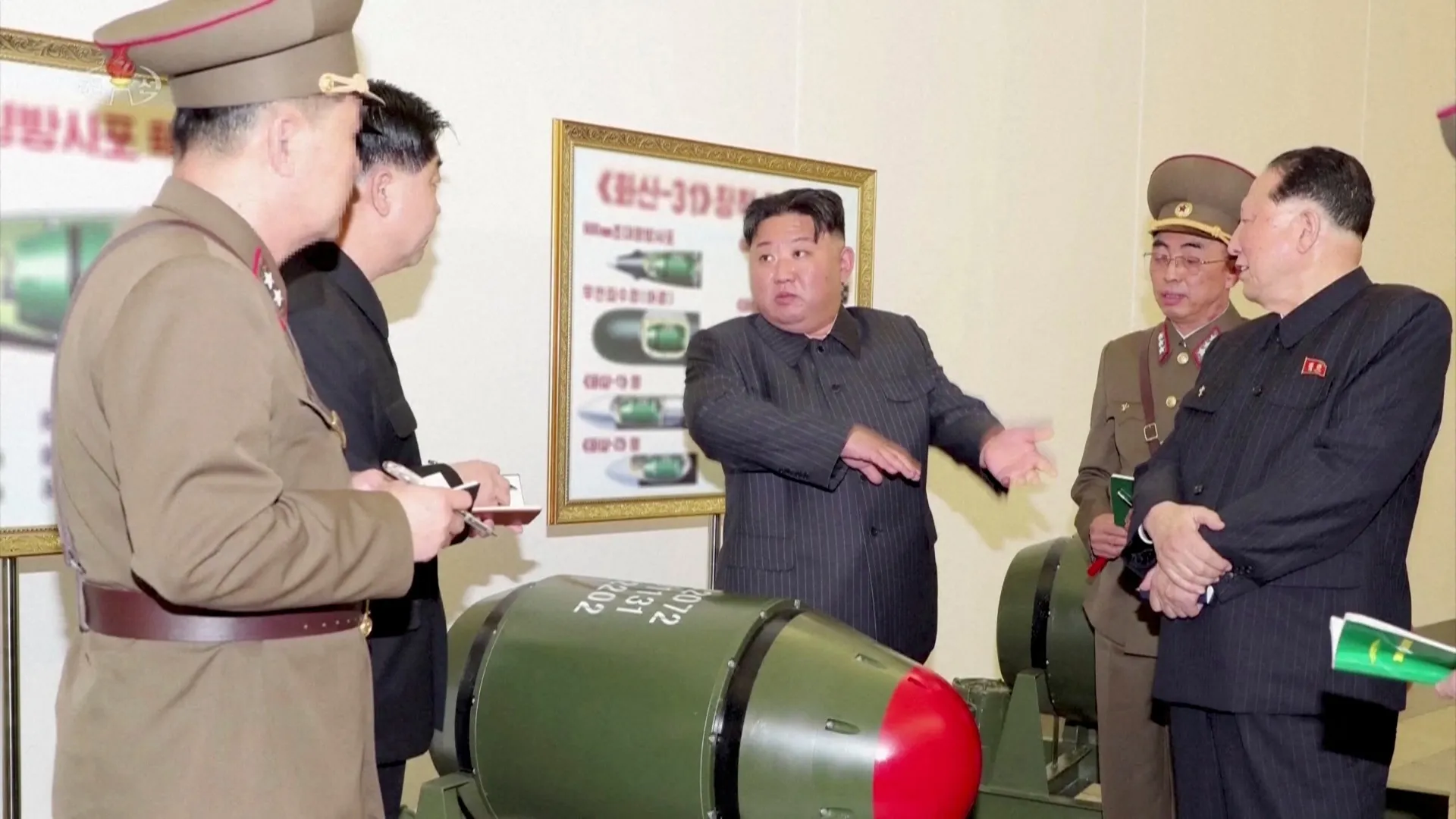 Triều Tiên tiết lộ đầu đạn hạt nhân mới