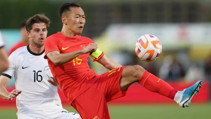 Indonesia thoát thua đội vô danh | Trung Quốc thua đội yếu
