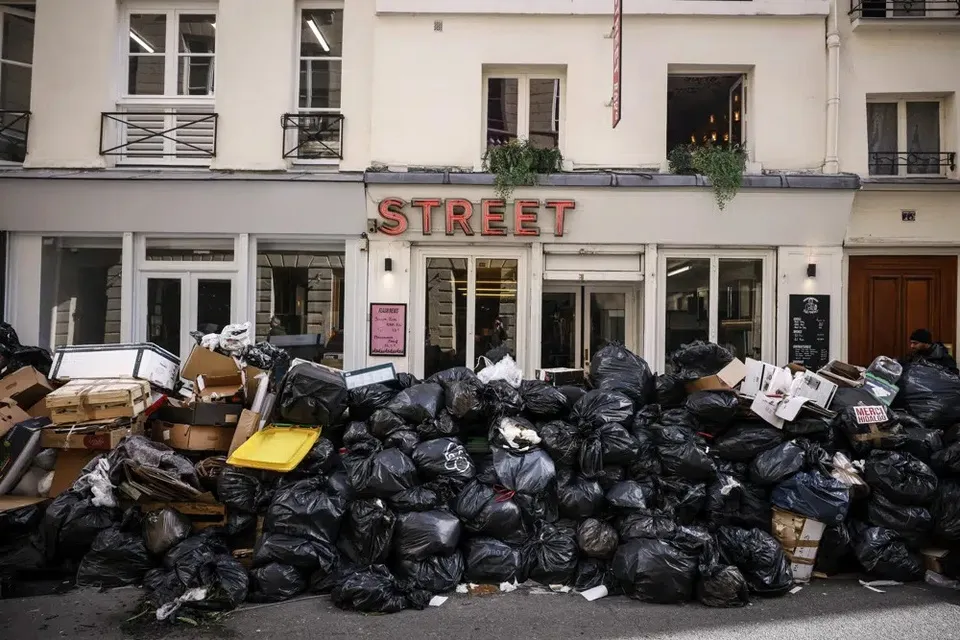 Tin thế giới sáng 31/3: Cựu Tổng thống Trump bị truy tố hình sự | Paris ngập trong 10.000 tấn rác sau đình công