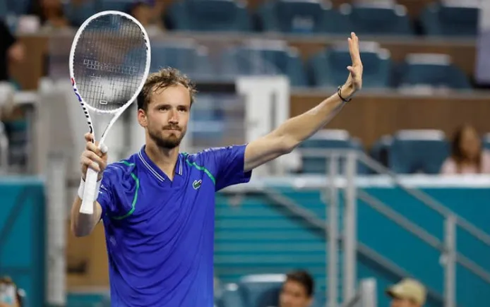 Miami Open: Medvedev hẹn đòi nợ Alcaraz tại chung kết