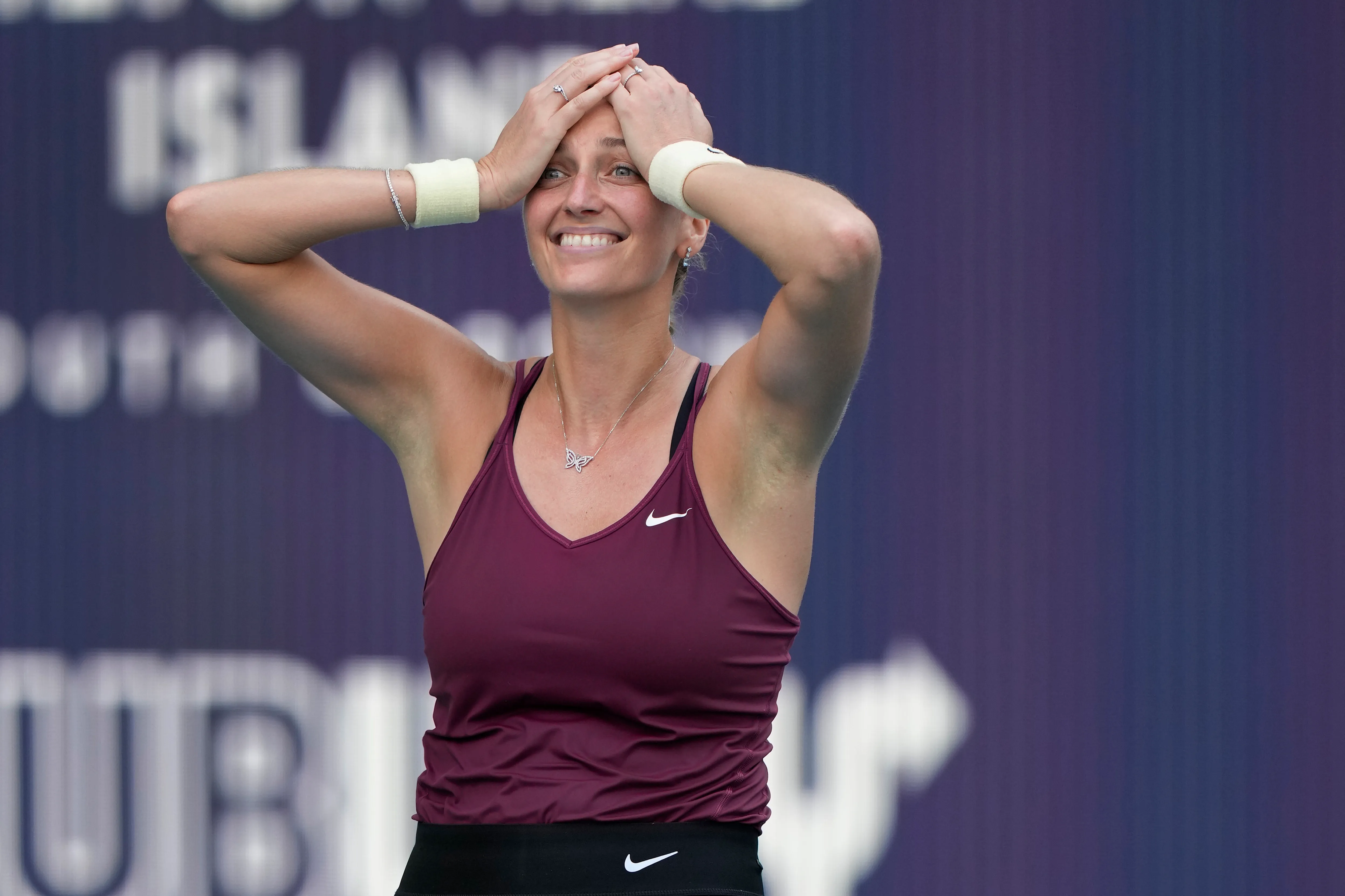 Miami Open: Kvitova lên ngôi vô địch, ngăn Rybakina giành Sunshine Double