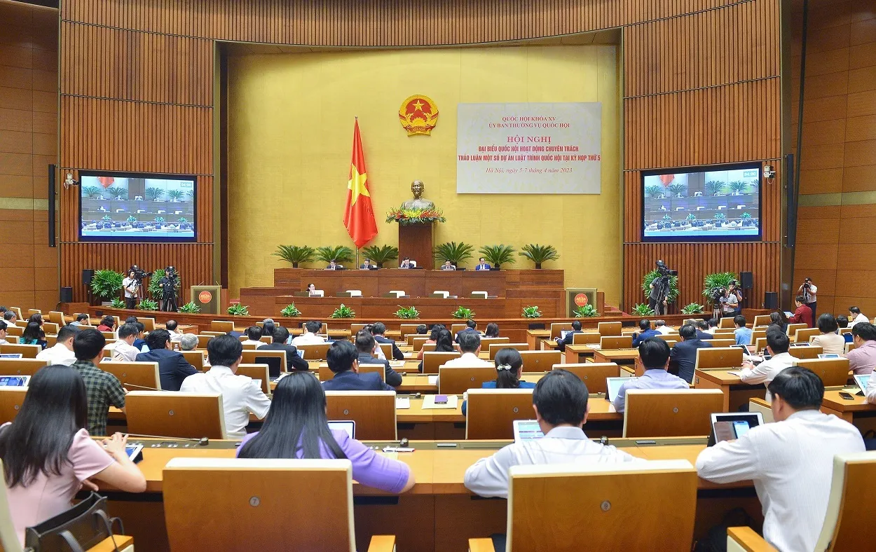 Hội nghị Đại biểu Quốc hội chuyên trách chiều ngày 05/4/2022