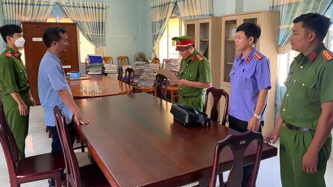 Vụ cán bộ QLTT Bình Thuận nhận hối lộ: Bắt thêm 1 kiểm soát viên 1