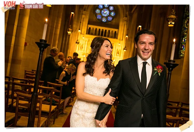 Nữ ca sĩ người Mỹ bị sảy thai trong lúc biểu diễn trước 2000 khán giả 4