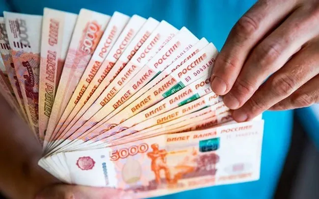 Phiên ngày 6/4, đồng ruble chạm mức thấp trong một năm so với đồng USD