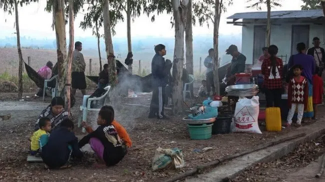 Quân đội Myanmar đụng độ phiến quân, hàng ngàn người tháo chạy sang Thái Lan 2