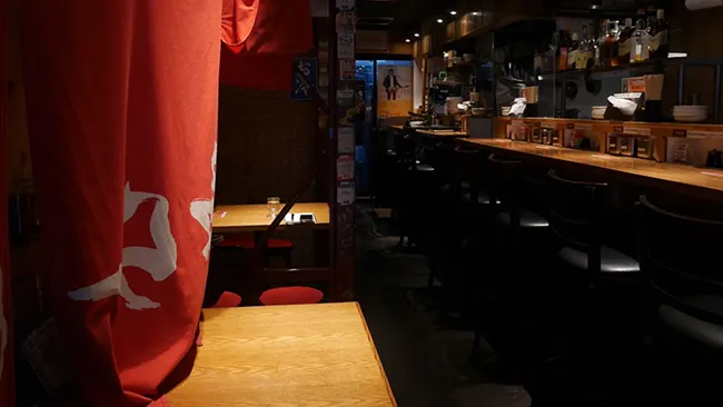 Một nhà hàng mì ở Nhật cấm khách dùng điện thoại khi ăn 1
