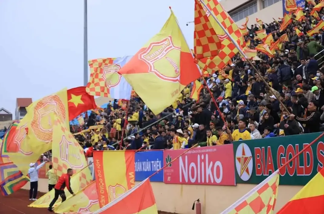 Nam Định nhận án phạt vì CĐV có lời lẽ thô tục với trọng tài