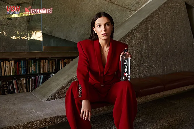 Ngôi sao loạt phim Stranger Things, Millie Bobby Brown tuyên bố đính hôn 5