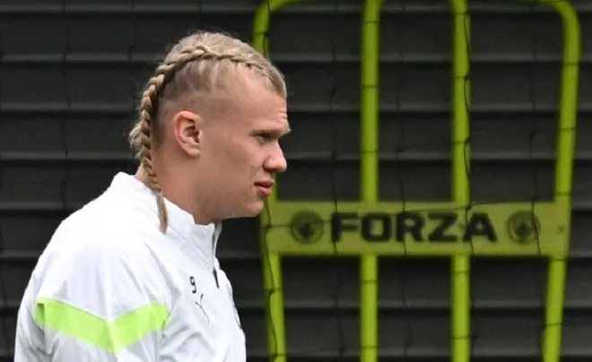 Có dớp trước Bayern, Haaland đổi kiểu tóc thể hiện quyết tâm 1