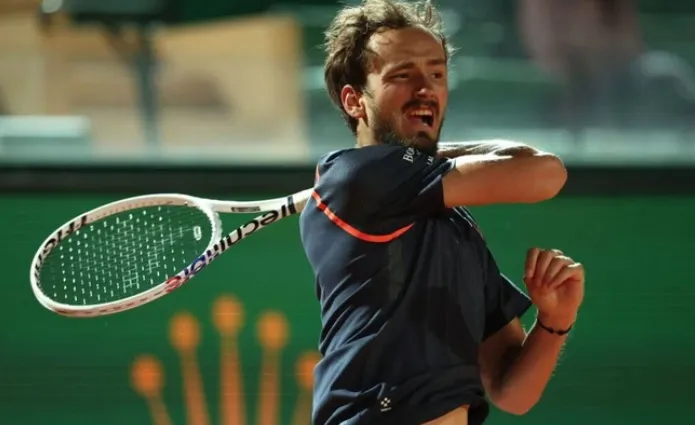 Monte Carlo: Djokovic thua ngược | Medvedev hạ Zverev