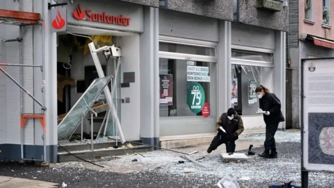 Đức: Phá nổ các cây ATM để cướp tiền gia tăng 1
